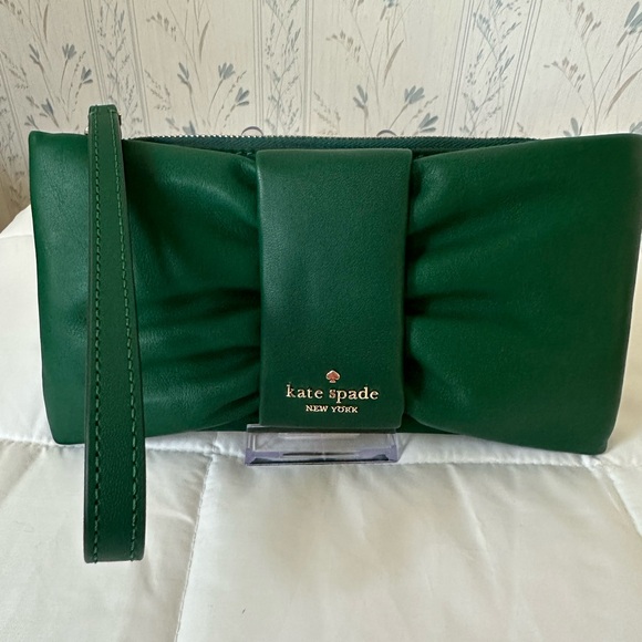 Kate Spade Emerald Bow Wristlet - Picture 1 of 12